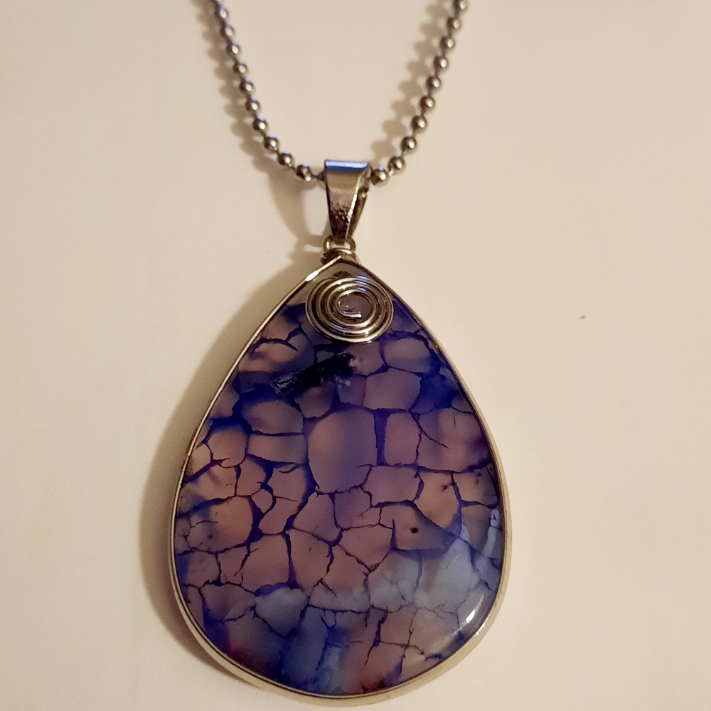 Purplewrapped Dragon Veins Agate Necklace